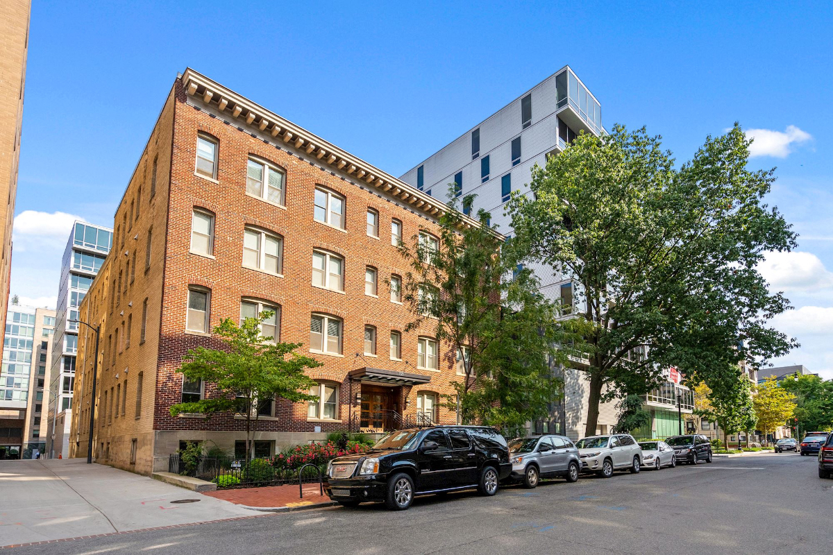 Available December 21st - West End Studio - Amazing Location - Walk Score 98 - Bike Score 91 - Near - Photo 1
