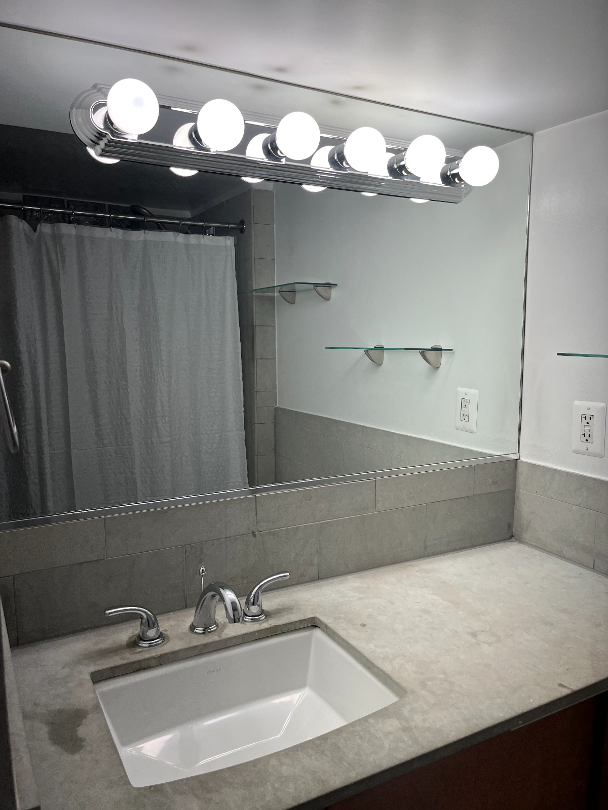 Available  December 21st - West End Studio - Amazing Location - Walk Score 98 - Bike Score 91 - Near - Photo 10