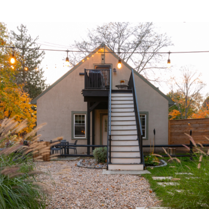 Charming 1 Bedroom Apartment - Close to Vassar w/in unit laundry & off street parking - Photo 12