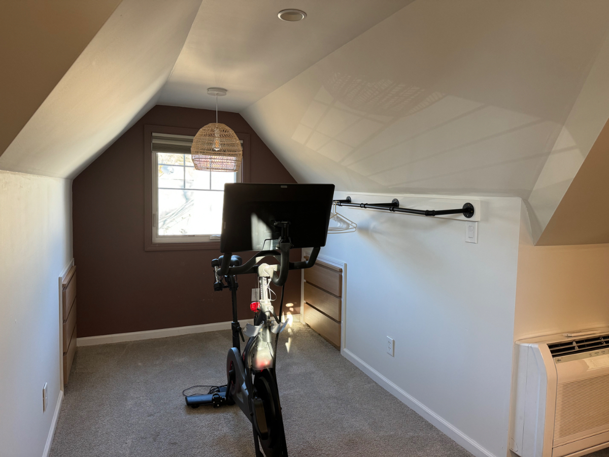 Charming 1 Bedroom Apartment - Close to Vassar w/in unit laundry & off street parking - Photo 7