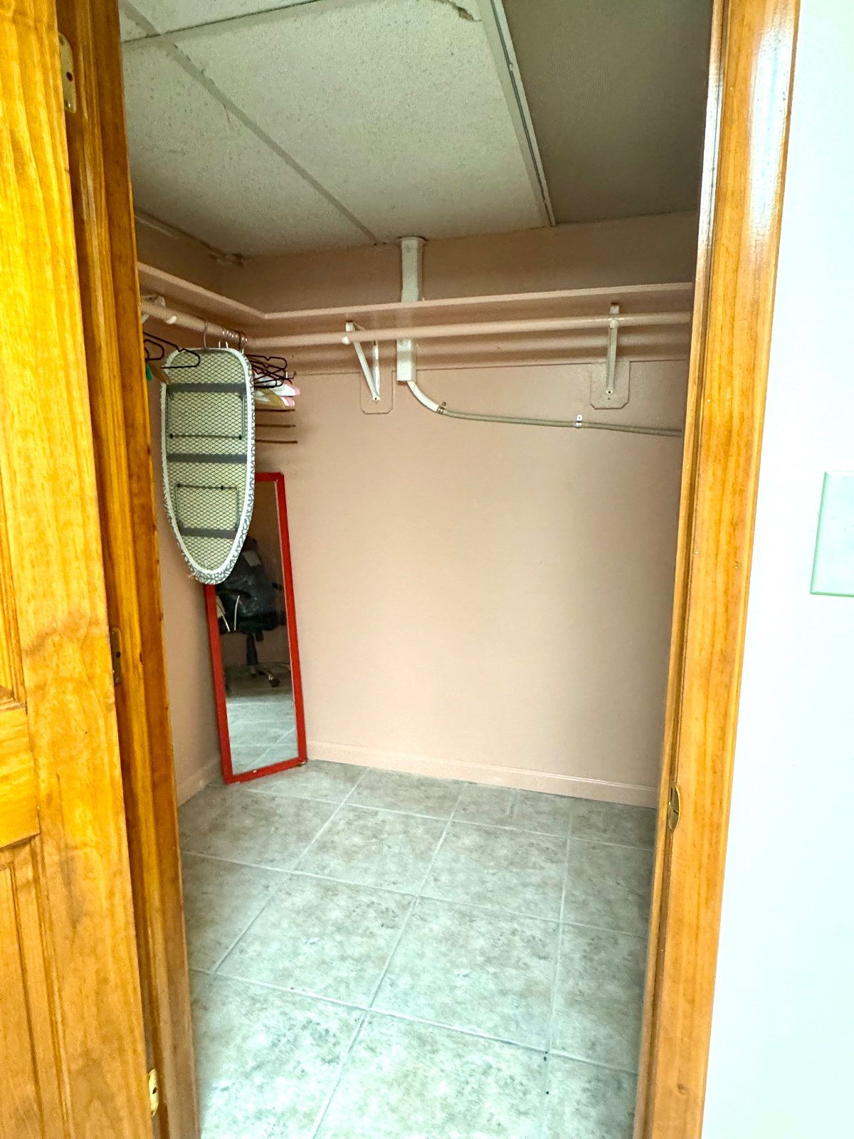 Large 1 Bedroom Apartment in Brooklyn - Photo 11