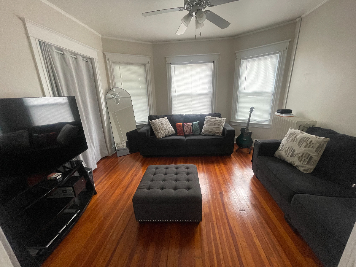 Private Room in Renovated Apartment - Photo 12