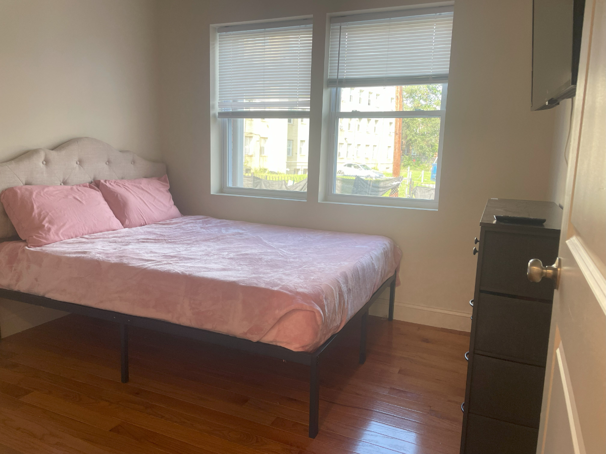 Rooms in 5 Bedroom - Photo 3