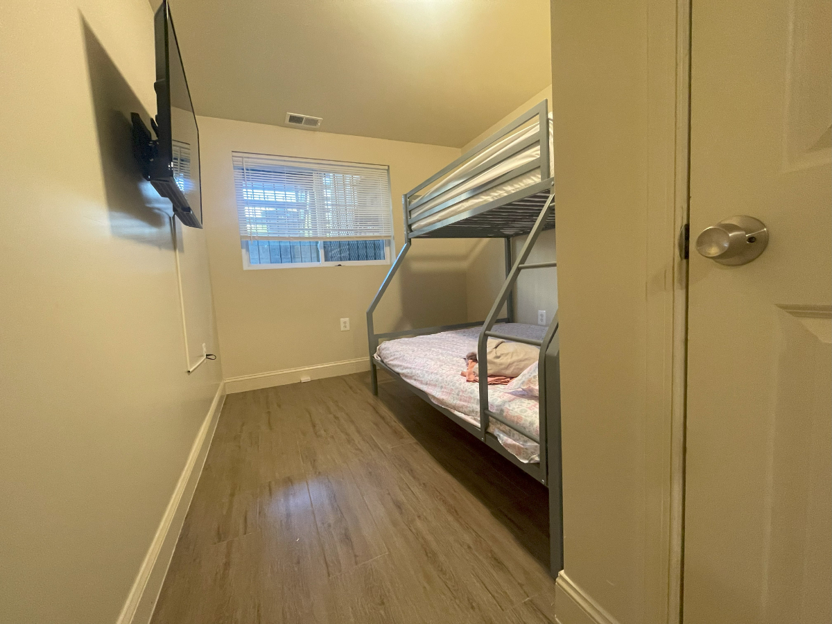 Rooms in 5 Bedroom - Photo 5