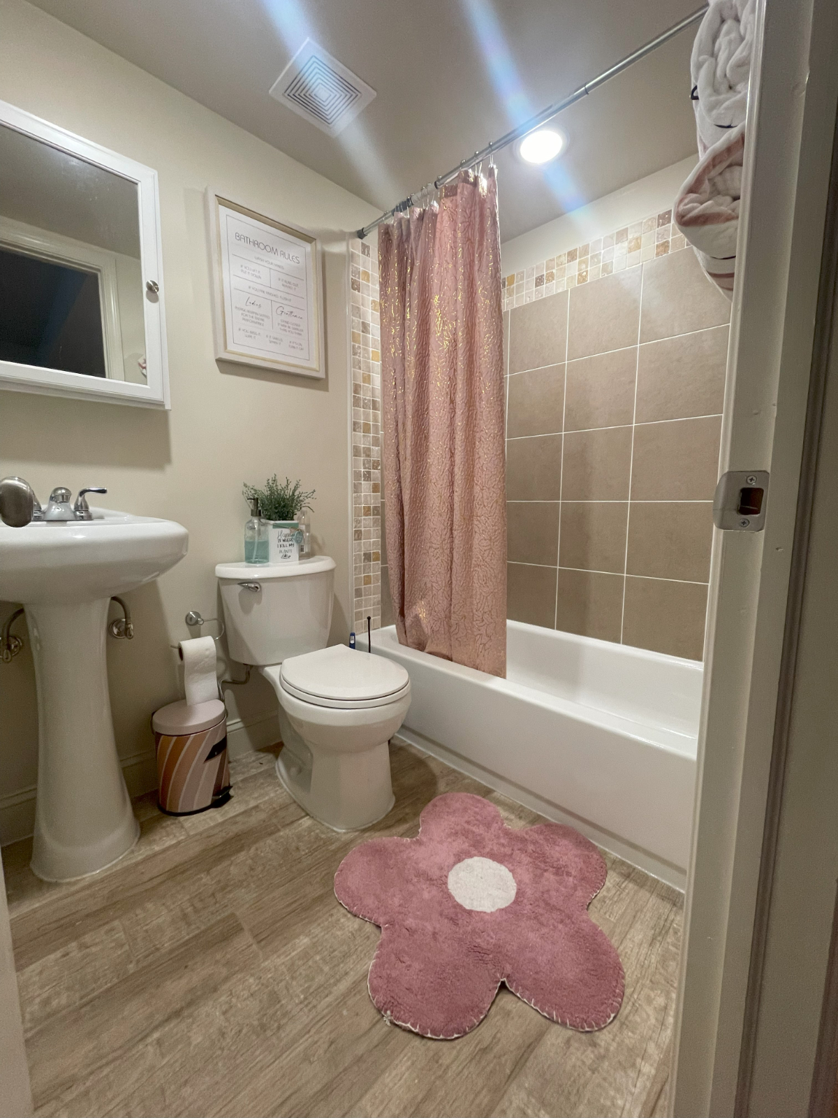 Rooms in 5 Bedroom - Photo 8