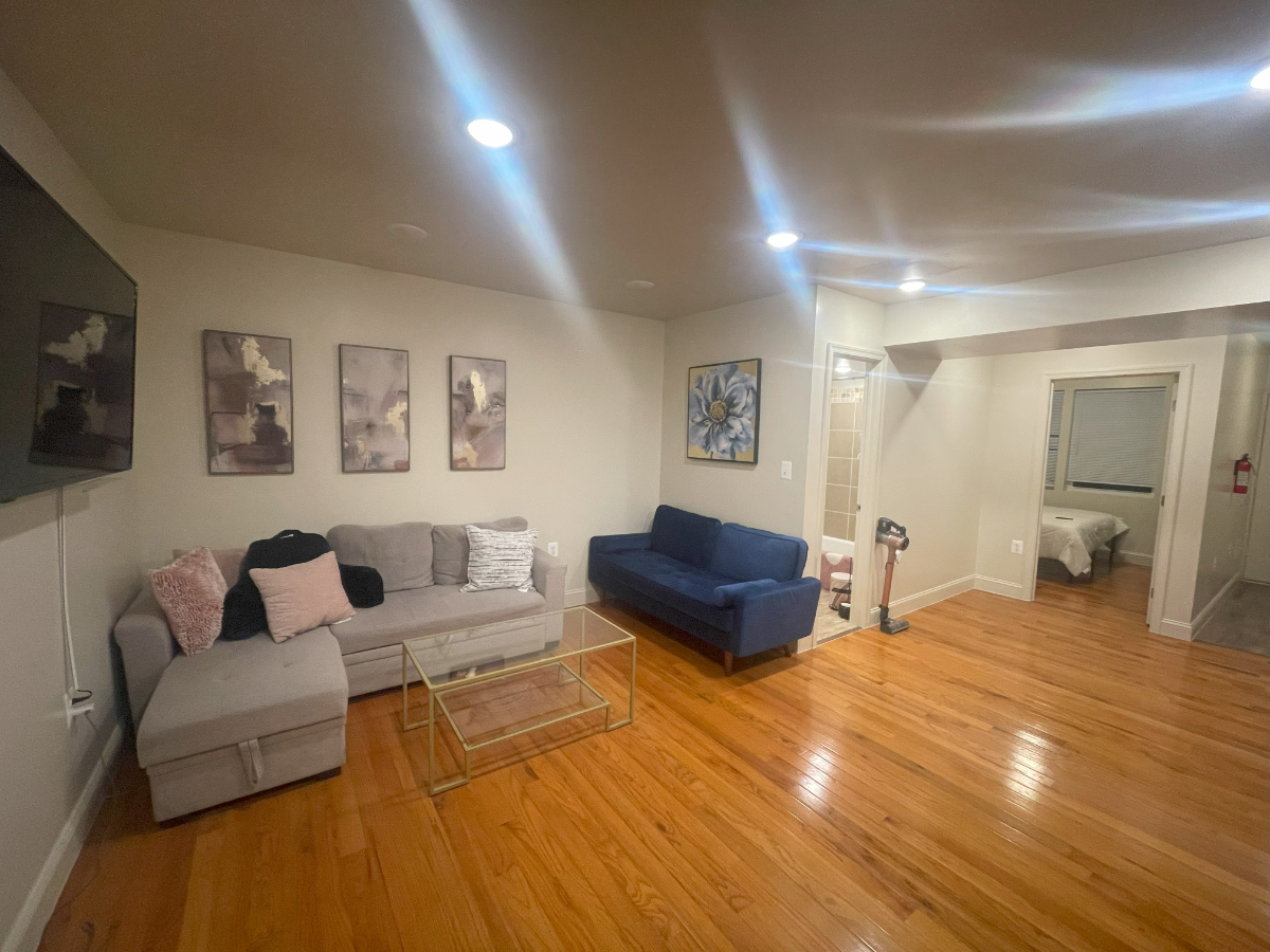 Rooms in 5 Bedroom - Photo 2