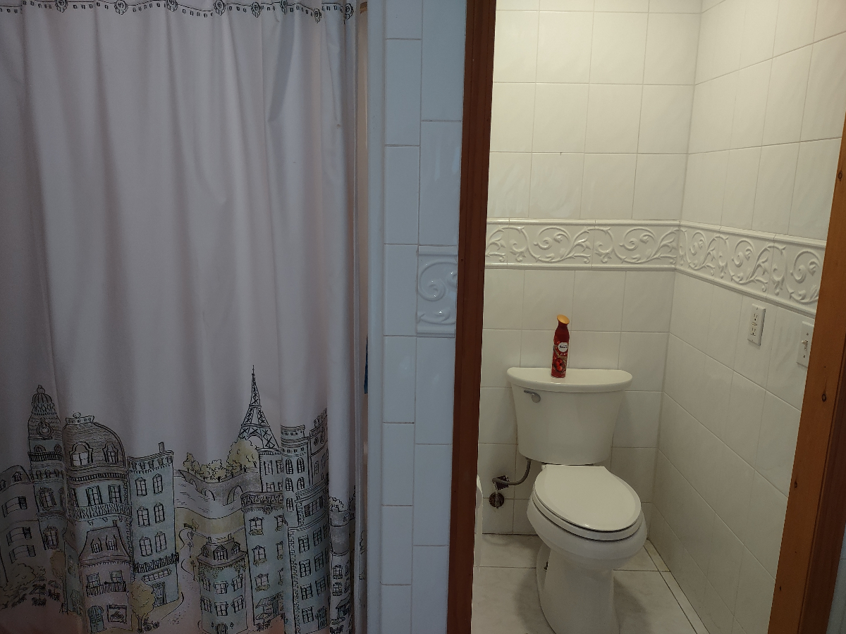 Discover Comfortable Living with a Touch of Luxury - Your Dream Room Awaits - Photo 4