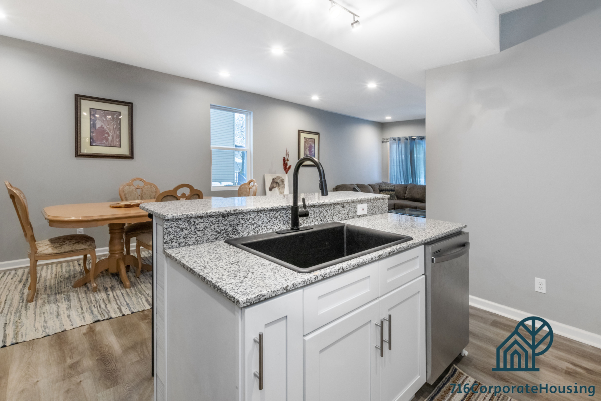4 Bed 2 Bath - Photo 6