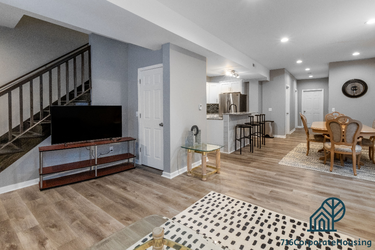 4 Bed 2 Bath - Photo 8