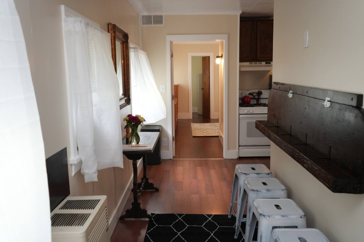 No. 4 at Grafton Inn - Photo 1