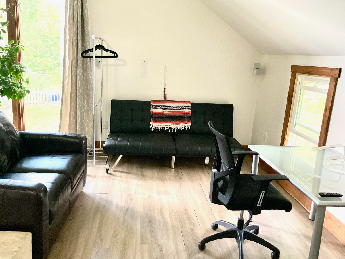 Near Cayuga Med, Private 3BR Retreat - Photo 12