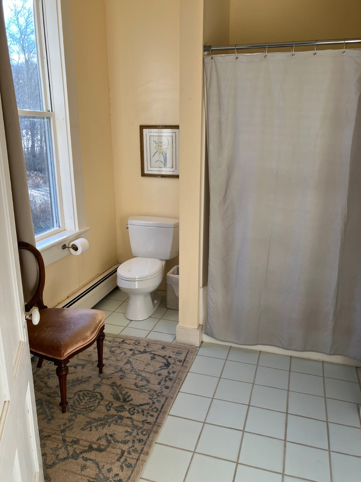 Serenity Meets Style - Luxe 1-Bedroom with High Ceilings, Hardwood Floors, and Idyllic Outdoor Lawn  - Photo 6