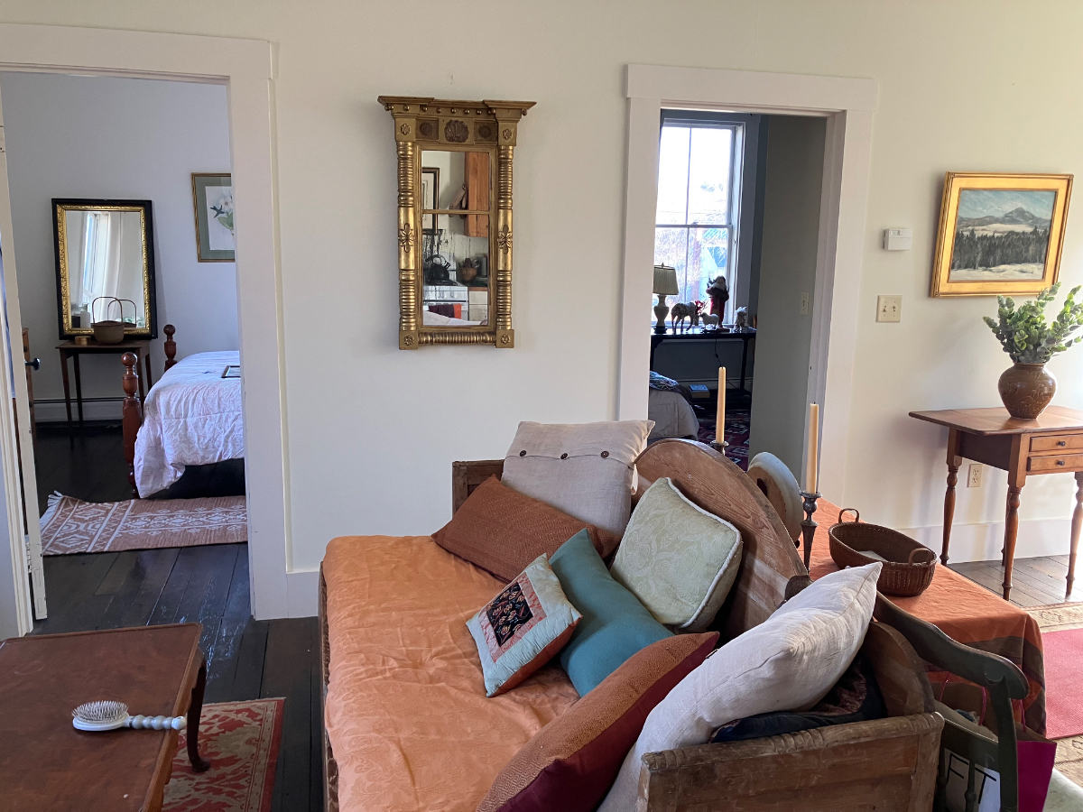 Serenity Meets Style - Luxe 1-Bedroom with High Ceilings, Hardwood Floors, and Idyllic Outdoor Lawn  - Photo 2
