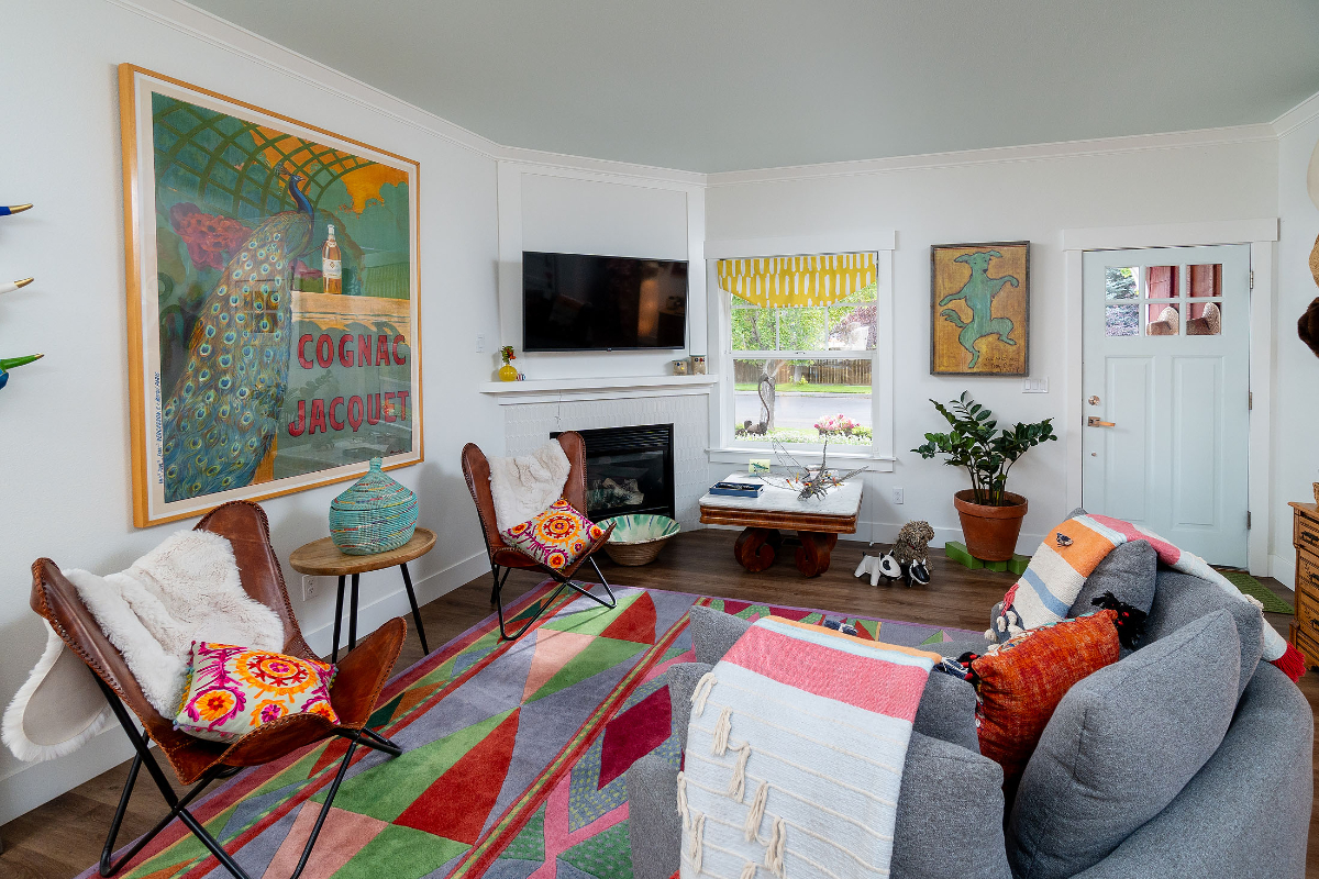 Bend's Crown Jewel Inviting 2 Bedroom Home with Luxurious Comforts, Art-Filled Spaces & Private Outdoor Oasis - Includes Bi-Weekly... - Photo 4