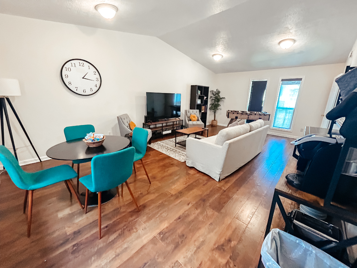 Charming 2 Bedroom Louisville Home