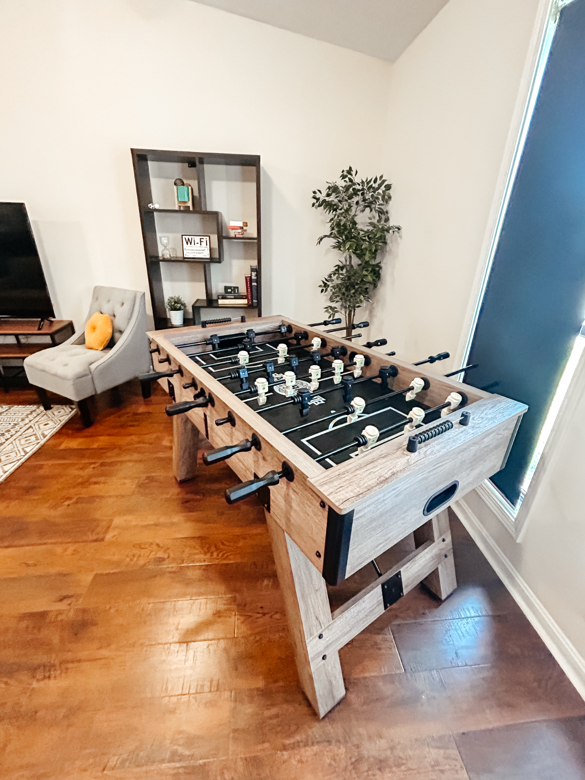 Charming 2 Bedroom Louisville Home - Photo 3