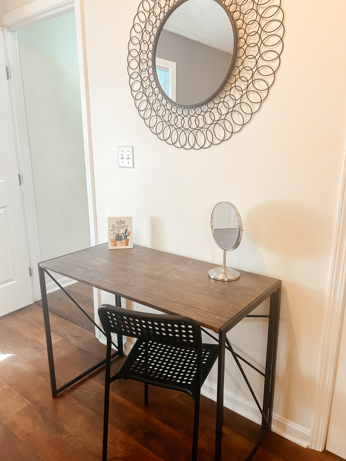 Charming 2 Bedroom Louisville Home - Photo 6