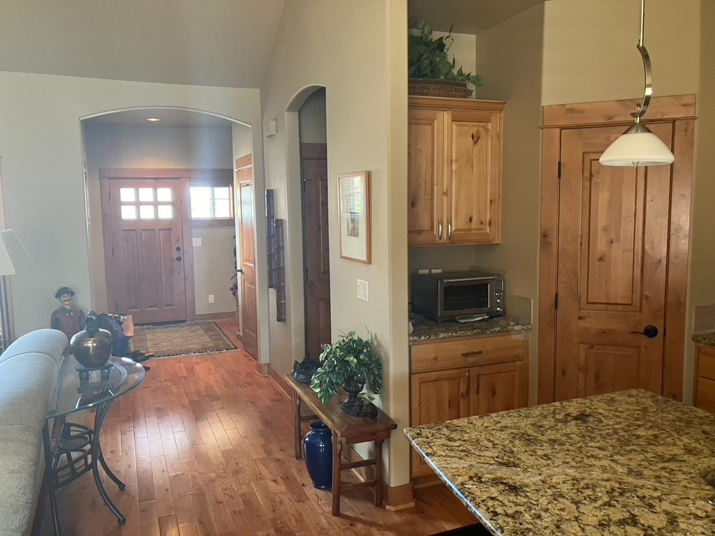 Awbrey Butte Comfort - Photo 3