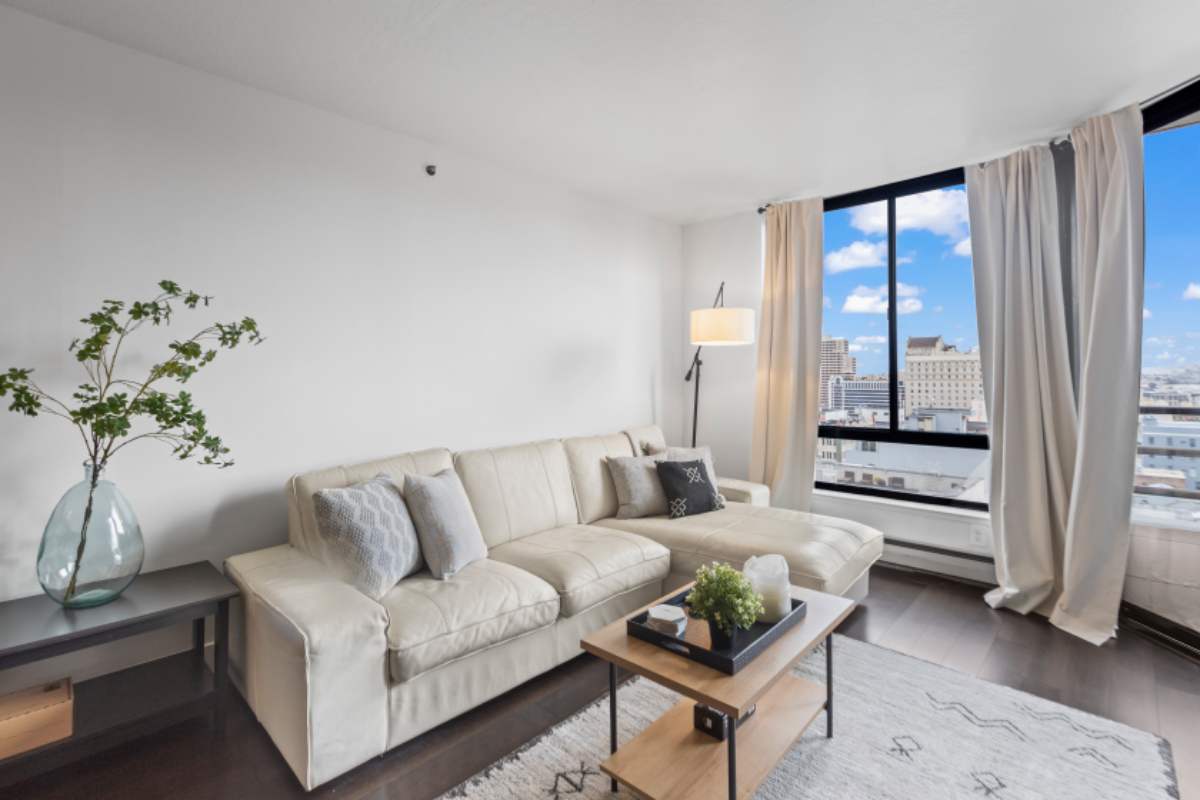 Home in the Heart of Nob Hill - Photo 2