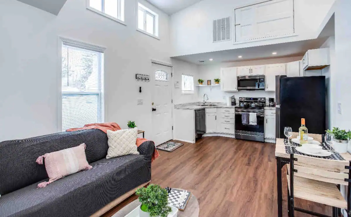 Lovely Casita w/ King Beds Mins to Dwtn/Unity/RGH/UofR - Photo 3