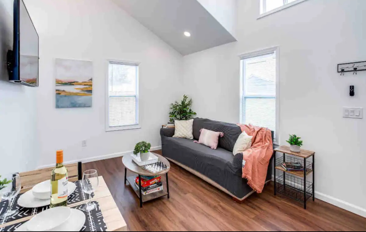 Lovely Casita w/ King Beds Mins to Dwtn/Unity/RGH/UofR - Photo 4