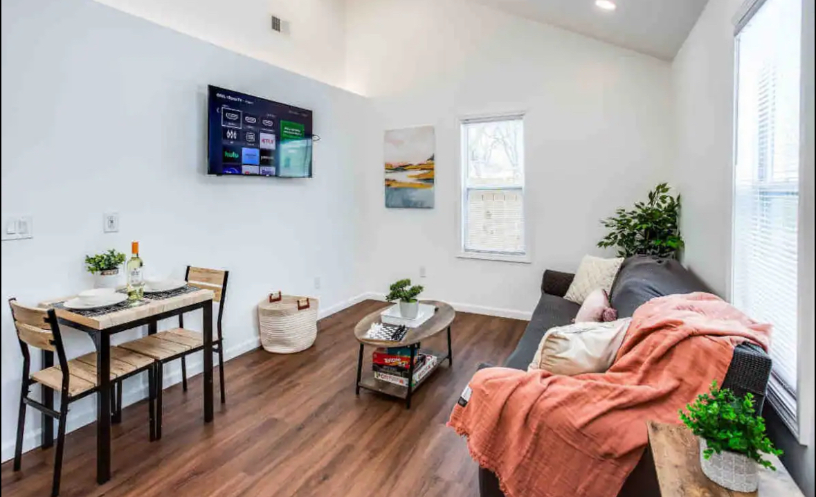 Lovely Casita w/ King Beds Mins to Dwtn/Unity/RGH/UofR - Photo 6