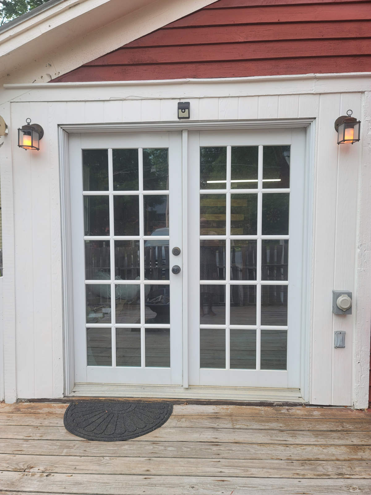 COZY RED COTTAGE - Photo 2