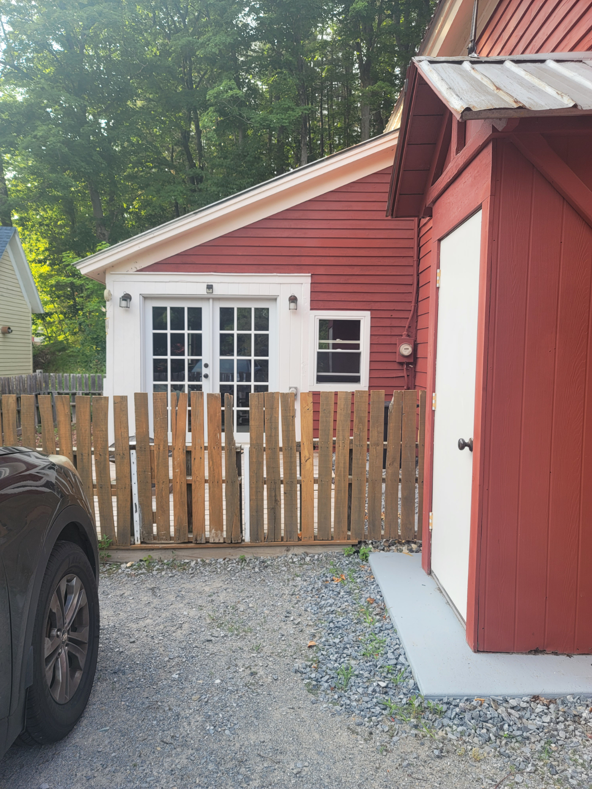 COZY RED COTTAGE - Photo 3