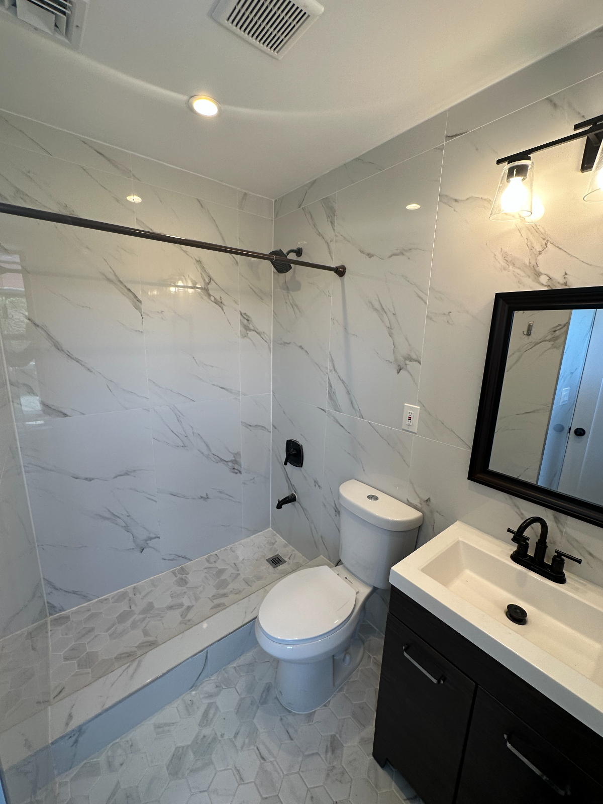Private Rooms Available for Medical Professionals/Travel Nurses (Brooklyn NY) - Photo 3