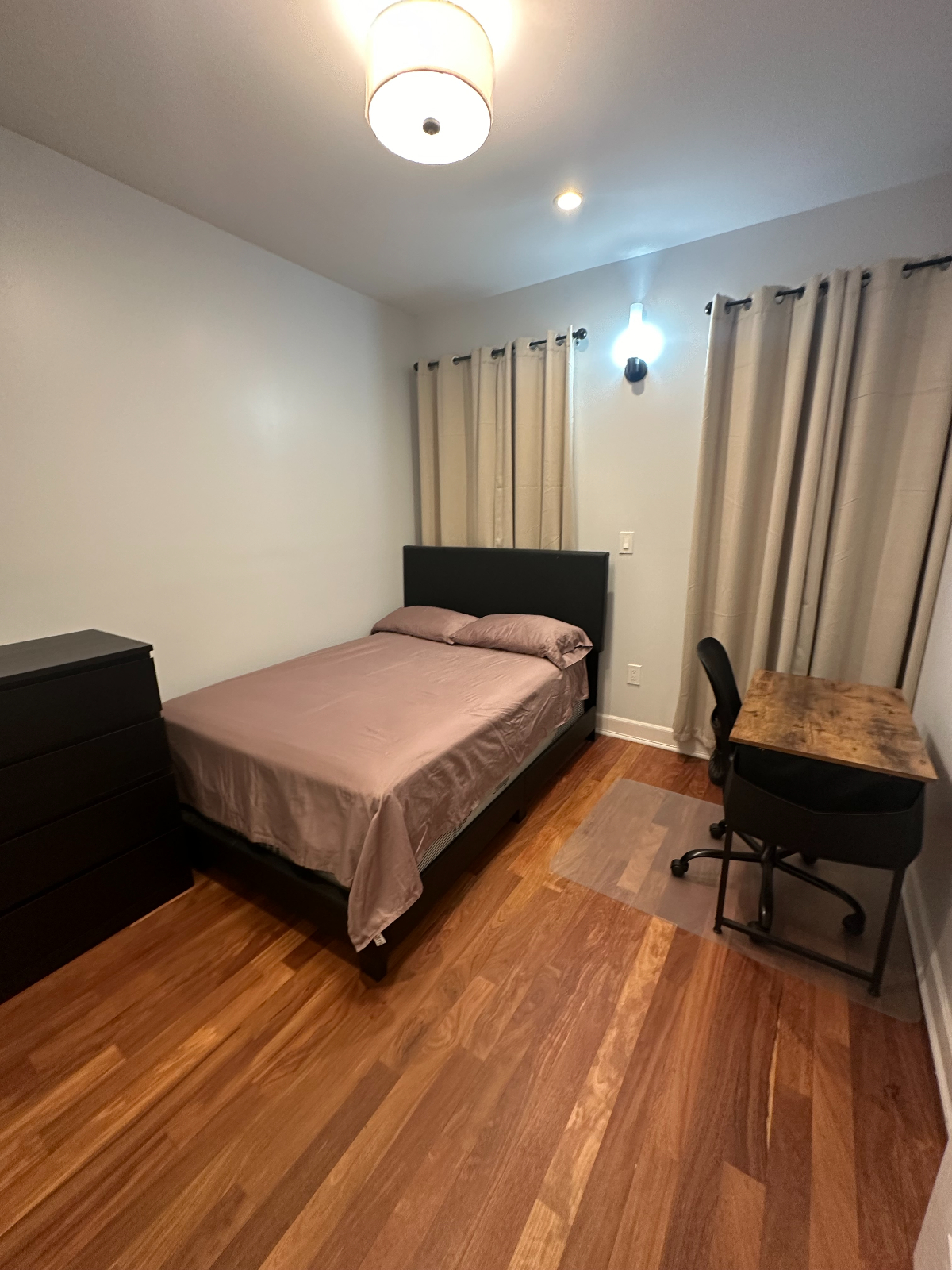 Private Rooms Available for Medical Professionals/Travel Nurses (Brooklyn NY) - Photo 2