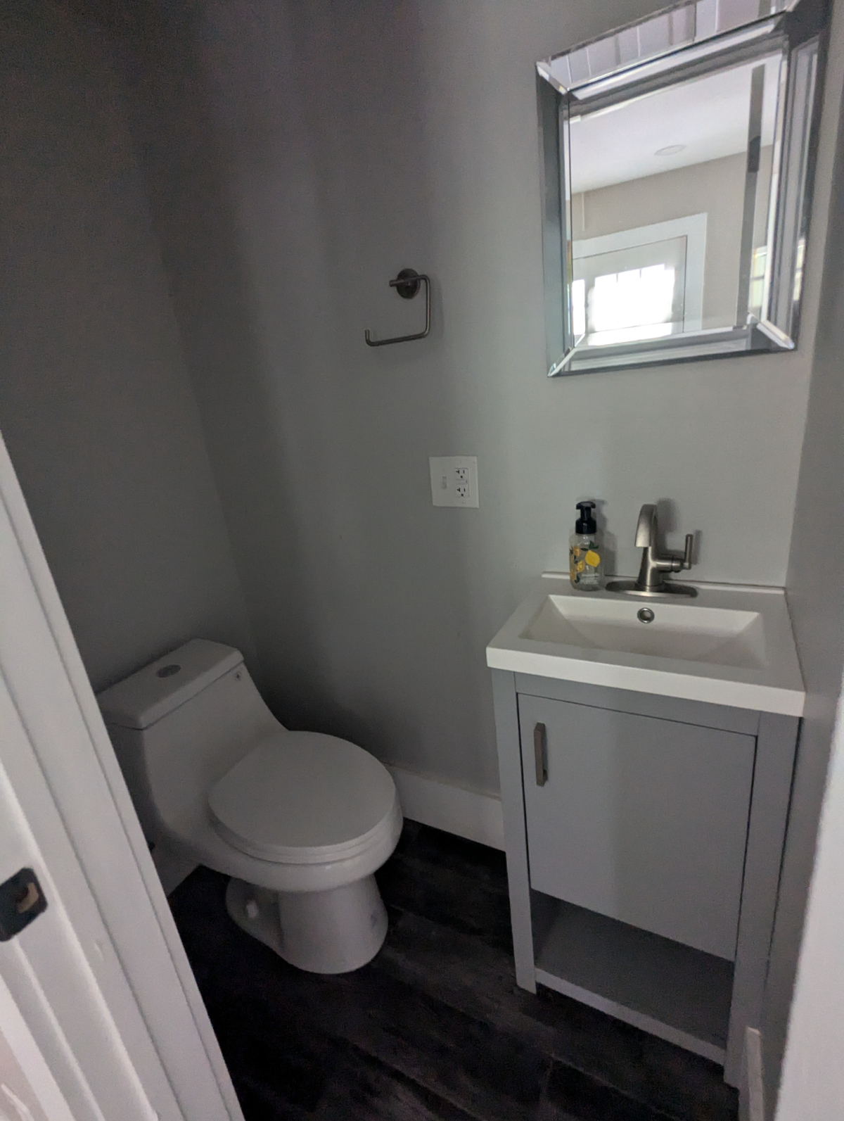 Renovated Apartment near Strong Memorial Hospital - Photo 4