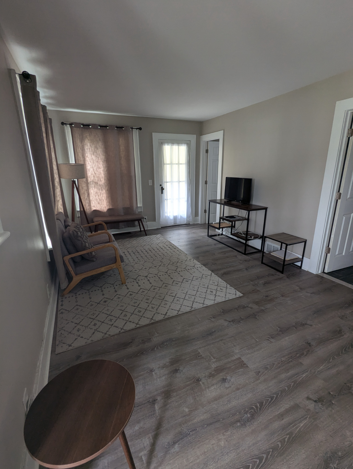 Renovated Apartment near Strong Memorial Hospital - Photo 6