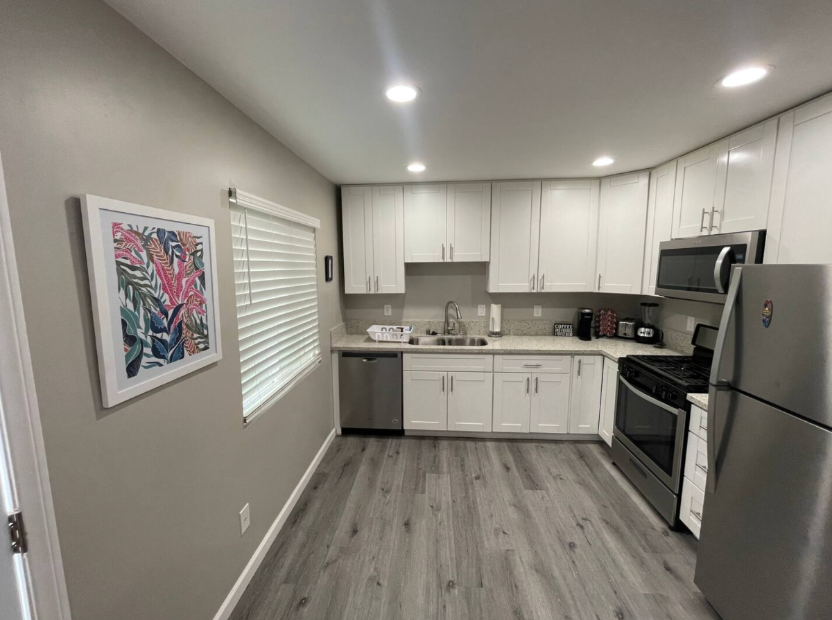 Quiet comfortable home near downtown core, public transit and medical centers