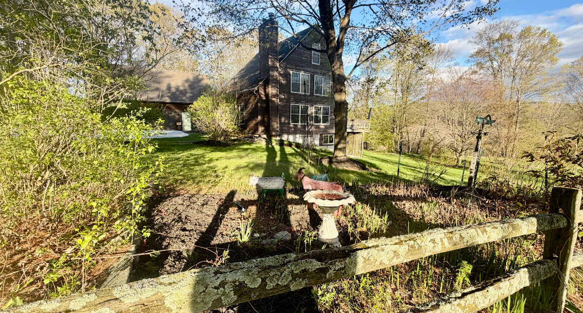Large Bdrm/Bath in Home Share/Country Setting & 30 Min. To BTV - Photo 12