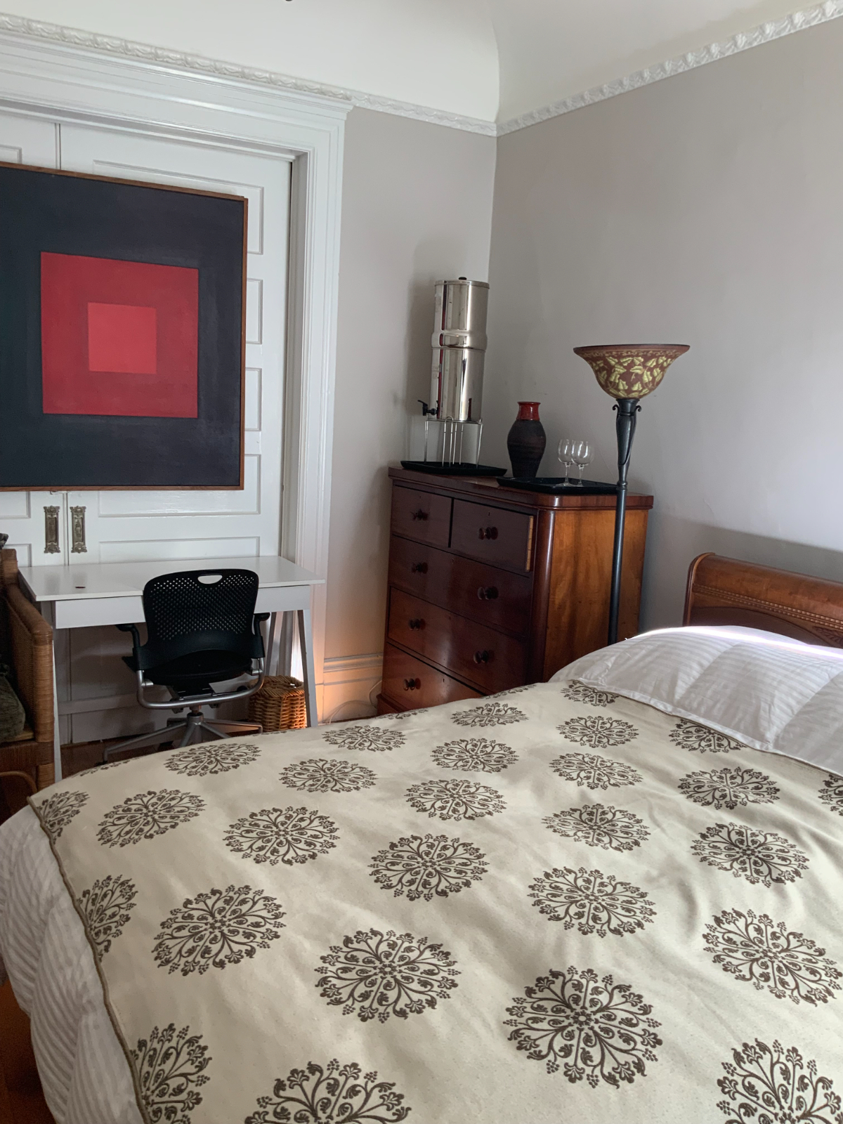 Comfortable, stylish room in Victorian Flat near Alamo Sq, street parking only, shared bathroom. Not suitable for WFH. - Photo 3