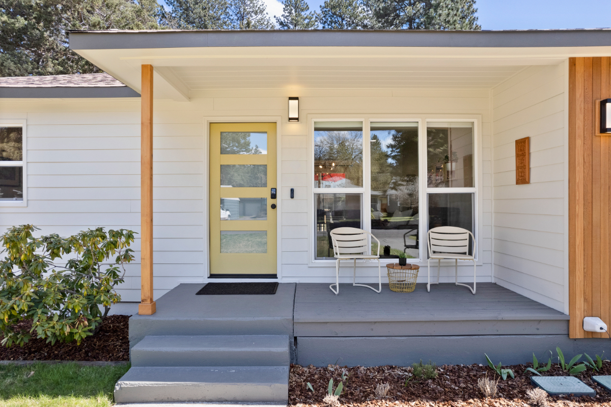 Beautiful home in Mid-town-Centrally located to everything you'd want to do in Bend - Photo 4