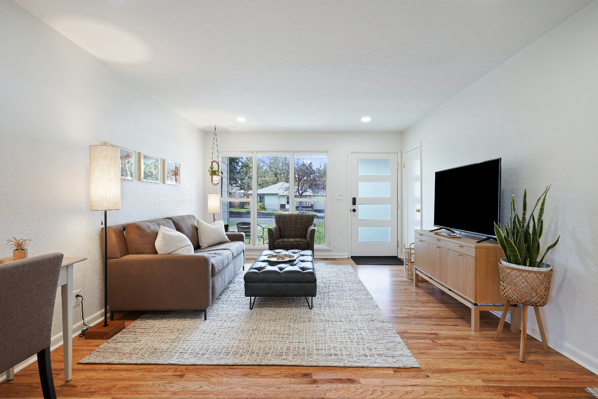 Beautiful home in Mid-town-Centrally located to everything you'd want to do in Bend - Photo 6