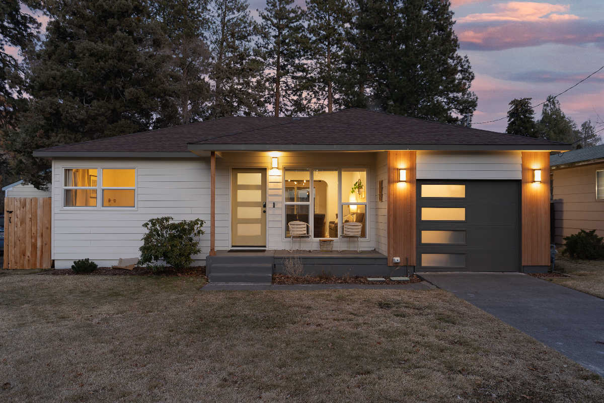 Beautiful home in Mid-town-Centrally located to everything you'd want to do in Bend - Photo 3