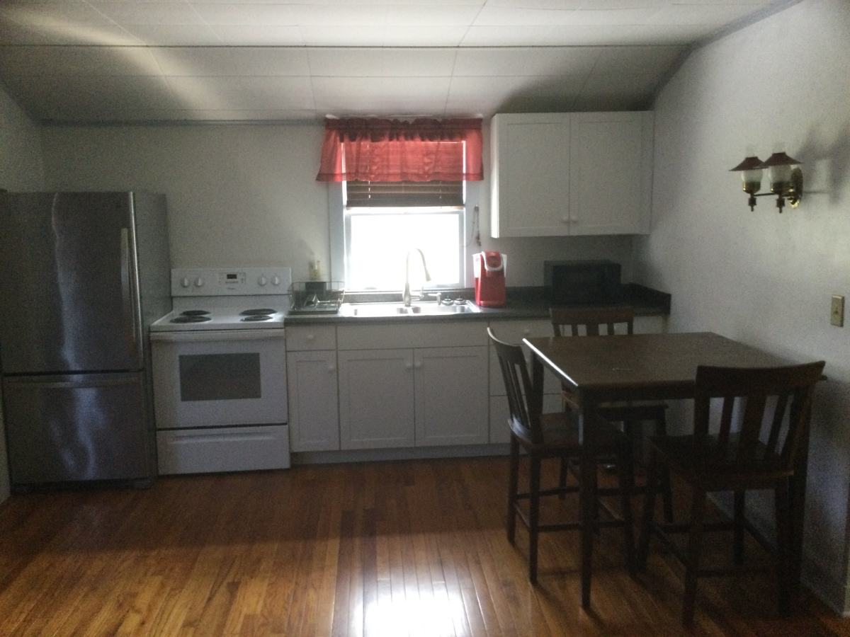 Experience Serenity and Modern Comfort in Idyllic Hudson, New York - Photo 4