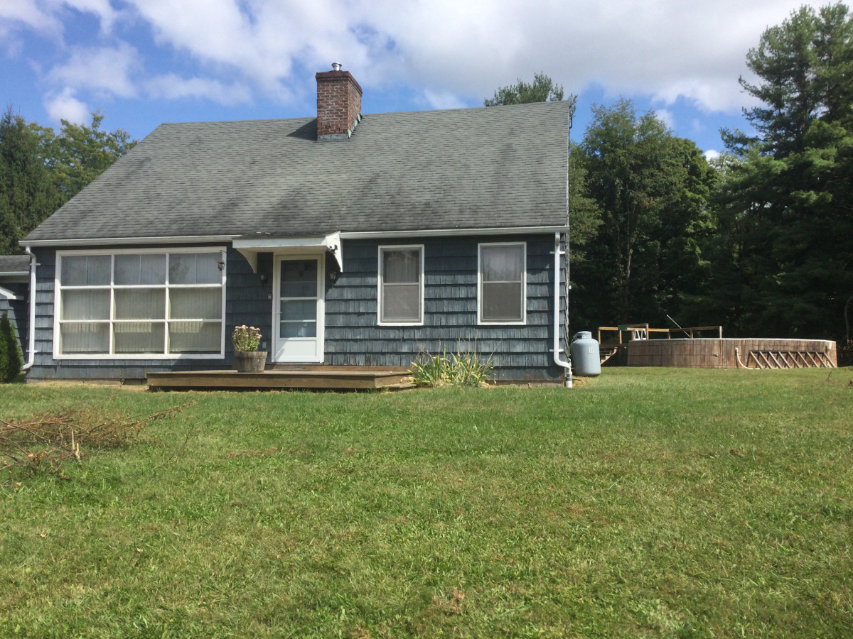 Experience Serenity and Modern Comfort in Idyllic Hudson, New York - Photo 11