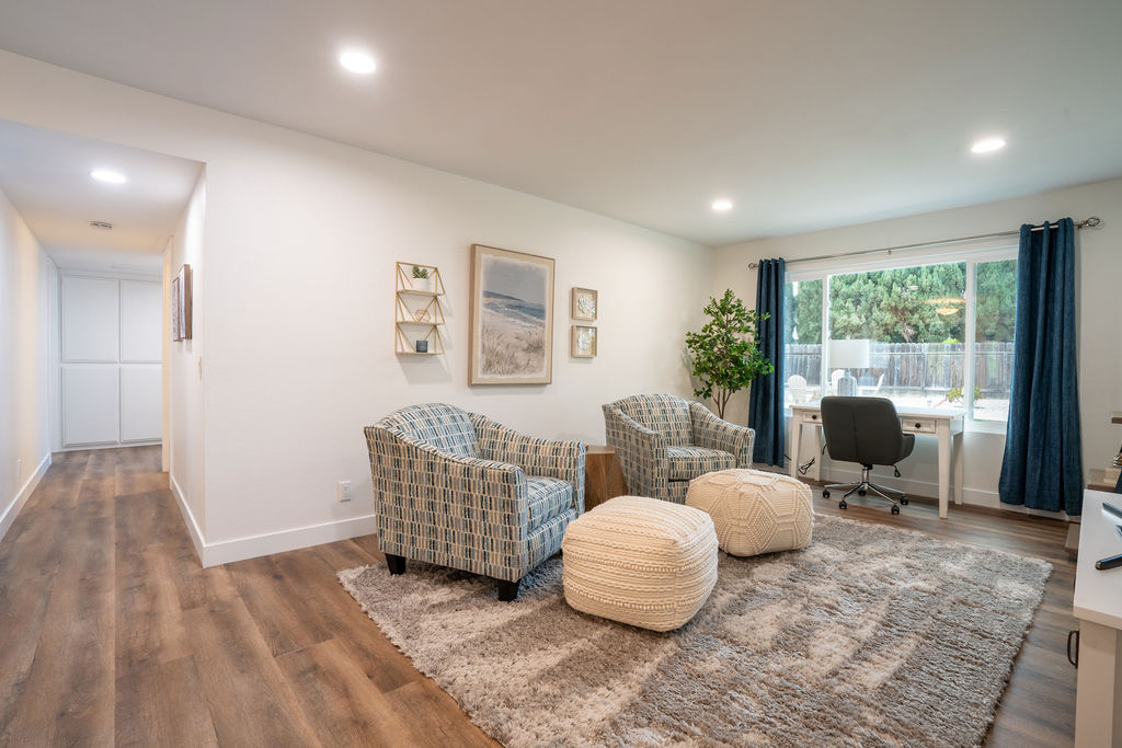 Newly Remodeled Spacious 3 Bdr, 2 Bathroom Home in Quiet, Serene Vista Neighborhood - Photo 4