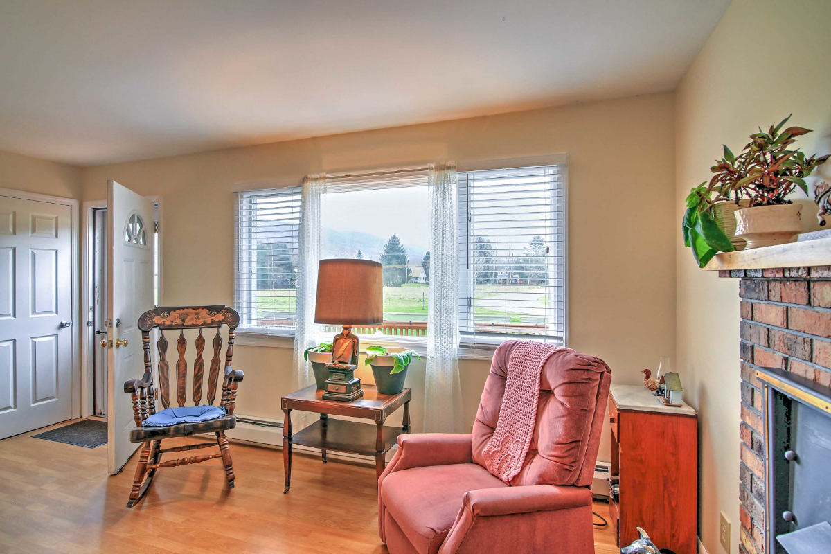 Tranquil 3-Bedroom Home with Modern Comforts - Perfect for Nurses and Baseball Enthusiasts - Photo 3