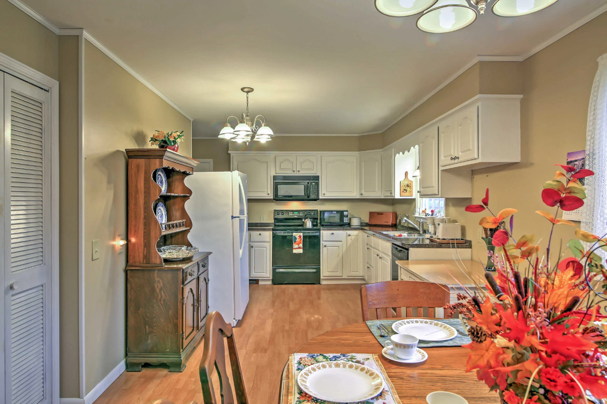 Tranquil 3-Bedroom Home with Modern Comforts  - Perfect for Nurses and Baseball Enthusiasts - Photo 7