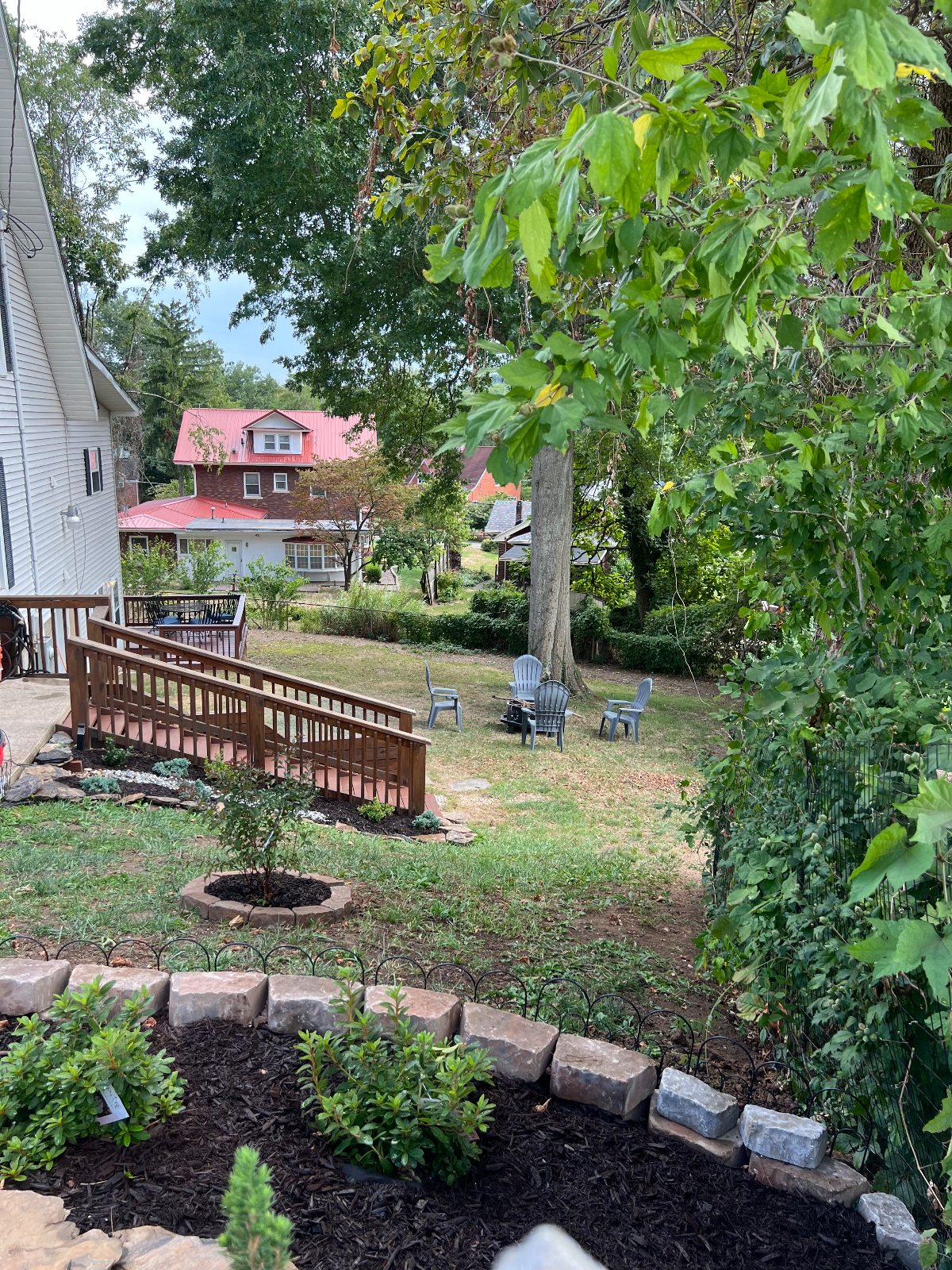Beautiful South Hills 3-Story Home - Photo 3