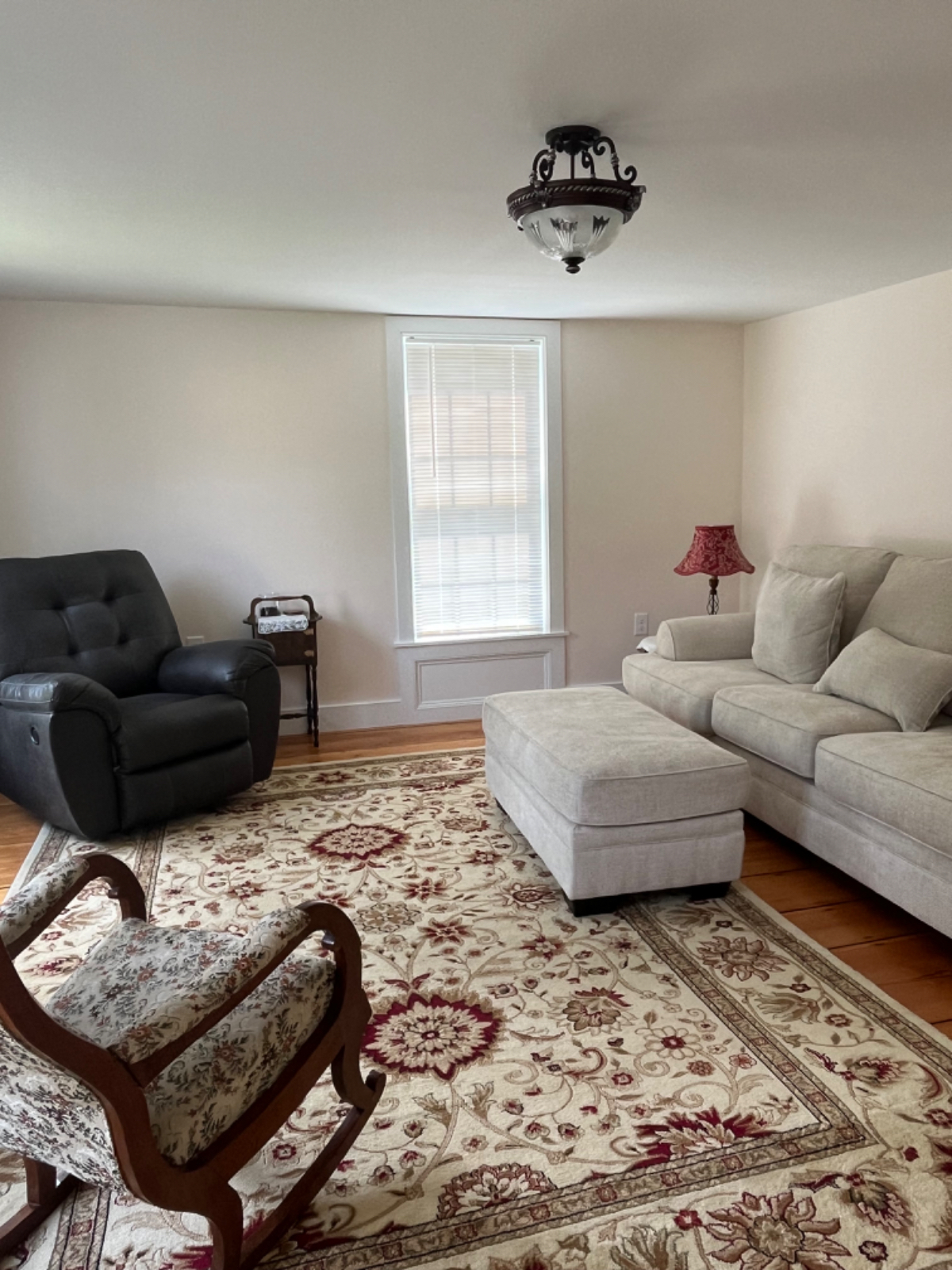 Beautiful Village Home Near Hospitals - Photo 4