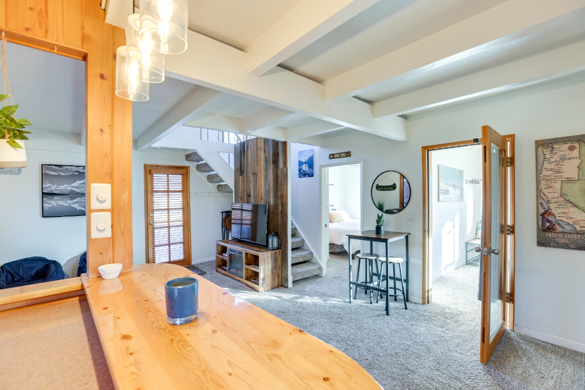 2 BR Home, with loft, in Sunny, Peaceful area of Bend Oregon - Photo 2
