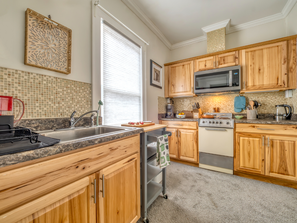 Two Twelve Temple Apartment 2 - Photo 7