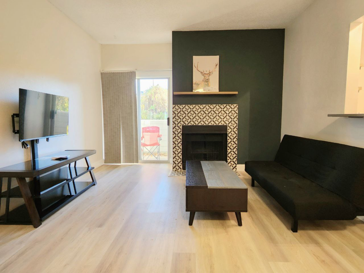 Room by Walnut Creek, Walk to St. Davids North - Photo 7