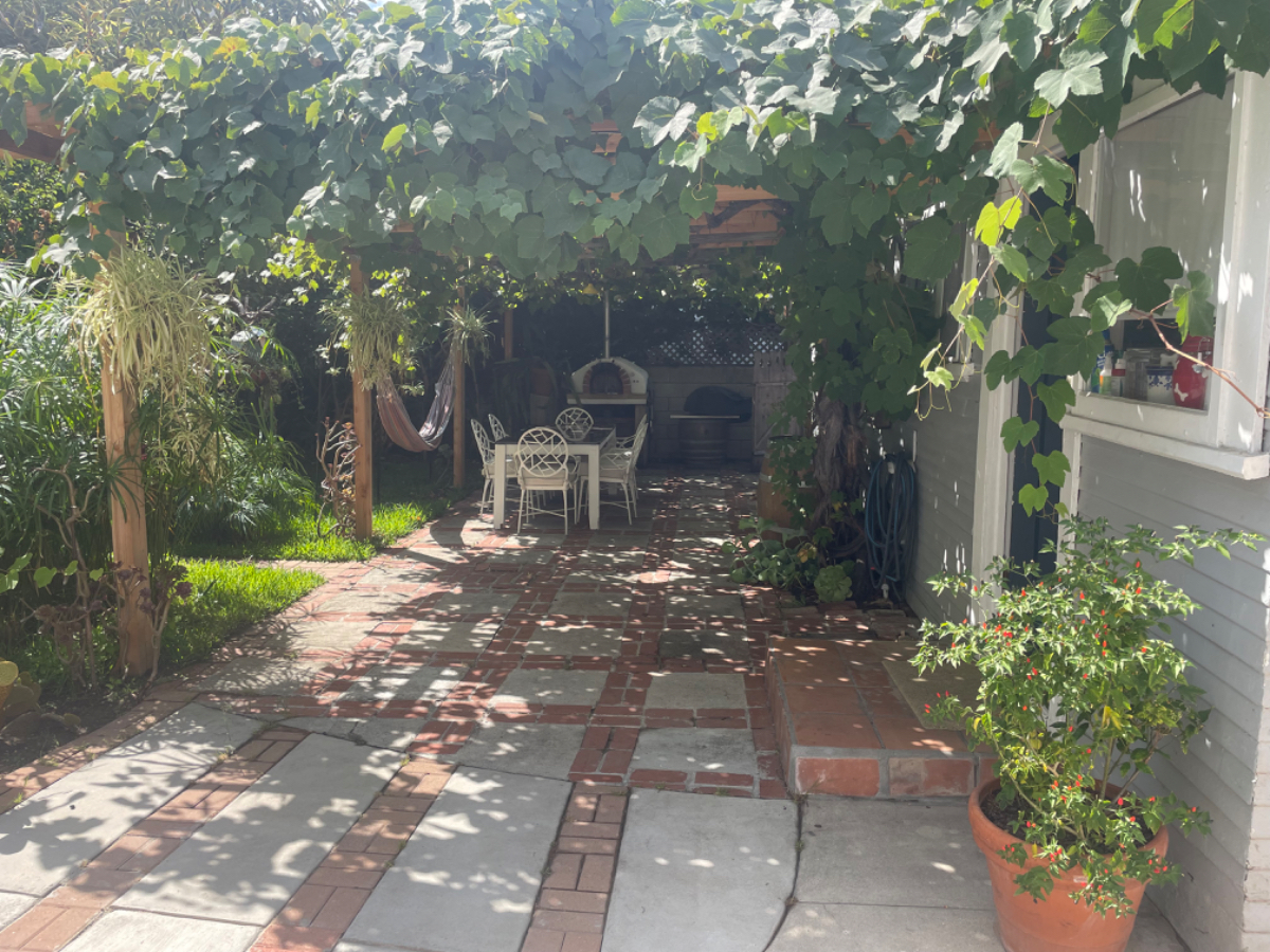 Private Cozy Cottage - Photo 3