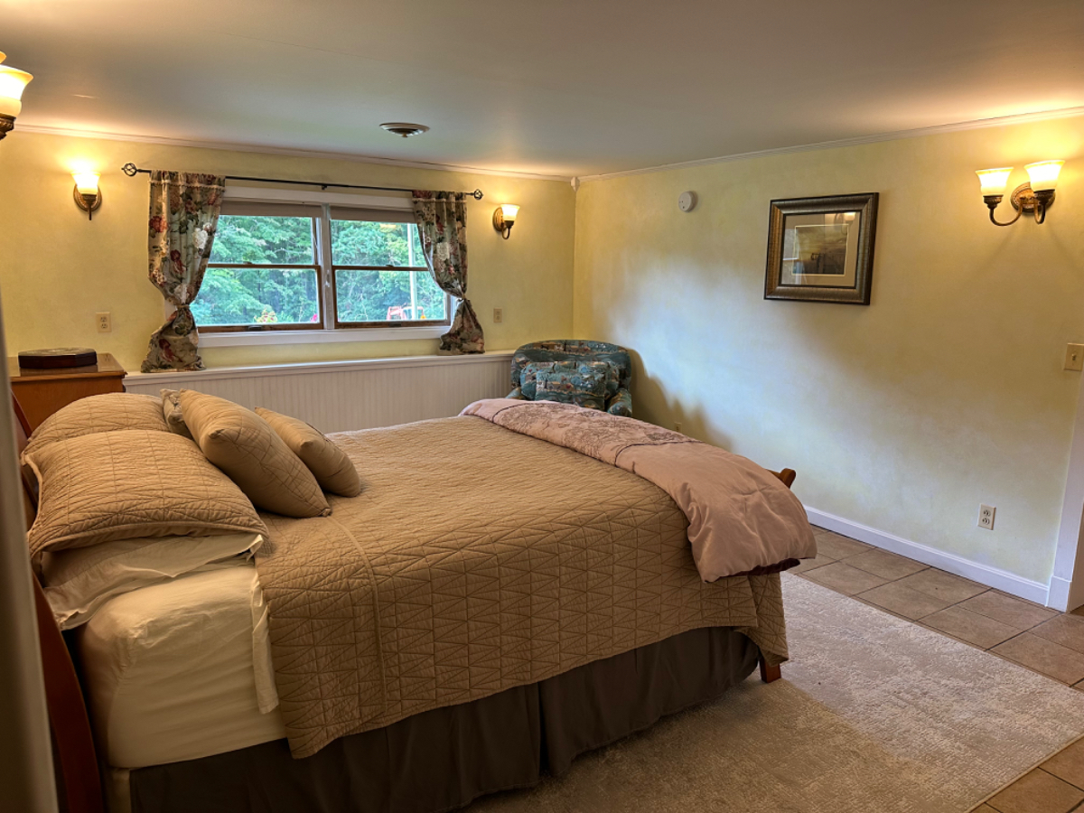 Large One-Bedroom Apartment in Charlotte - Photo 6